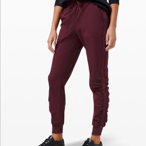 Lululemon NWT Beyond the Studio Jogger Cassis